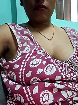 Snapshot of sexyindi_couple chatting on March 12, 2025, 7:02 am sexyindi couple online show from March 12, 2025, 7:02 am