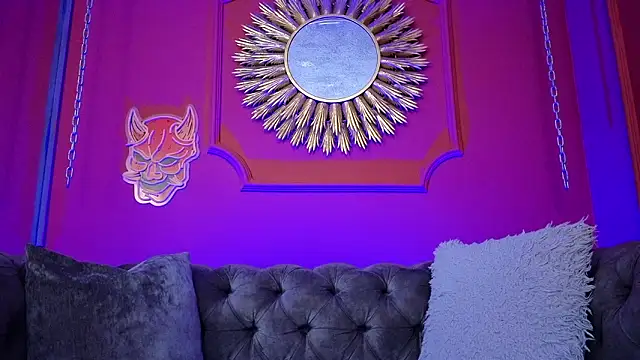 Julieta Russell online show from March 25, 2026, 12:11 pm