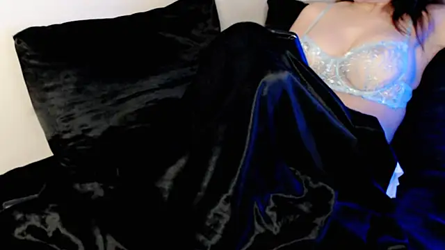 hotmask online show from April 7, 2026, 6:41 pm