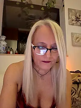 kikkastar online show from February 15, 2026, 9:00 pm