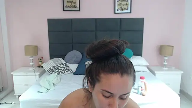 Snapshot of MadisonJenner chatting on December 21, 2024, 4:36 pm MadisonJenner online show from December 21, 2024, 4:36 pm