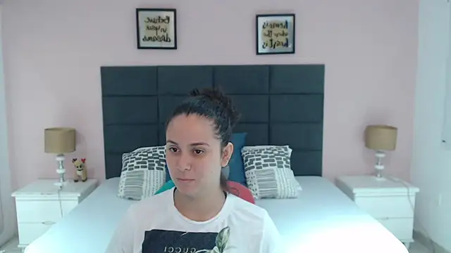 Snapshot of MadisonJenner chatting on January 5, 2025, 12:53 pm MadisonJenner online show from January 5, 2025, 12:53 pm