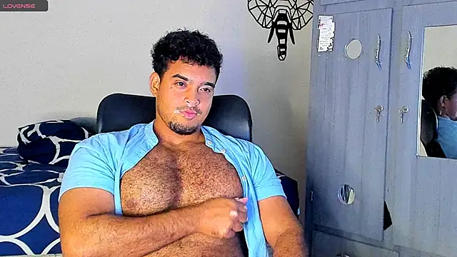 Snapshot of Big_furry_bear13 chatting on March 7, 2025, 8:02 am Big furry bear13 online show from March 7, 2025, 8:02 am