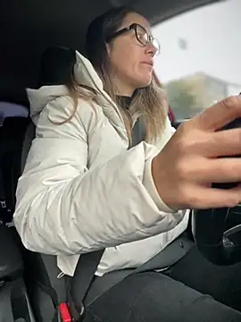 HotXMom online show from October 8, 2025, 5:49 am