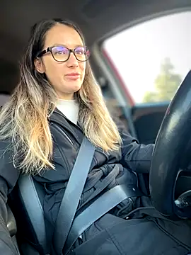 HotXMom online show from October 17, 2025, 5:32 am