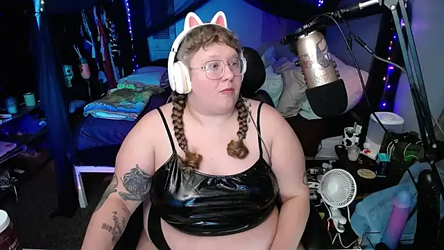 FatVeronica online show from January 26, 2025, 7:21 am