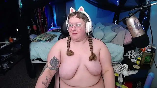 FatVeronica online show from February 20, 2025, 1:30 pm