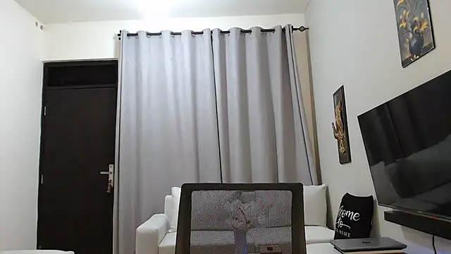 Horny princes online show from June 20, 2026, 5:21 am