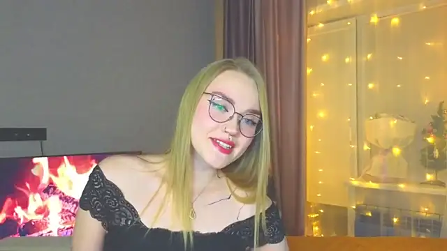 Snapshot of Aurora_Golden1 chatting on December 23, 2024, 3:55 pm Aurora Golden1 online show from December 23, 2024, 3:55 pm