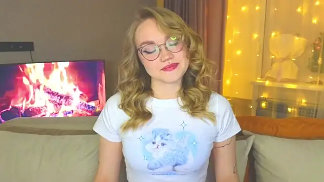 Snapshot of Aurora_Golden1 chatting on December 28, 2024, 4:52 pm Aurora Golden1 online show from December 28, 2024, 4:52 pm