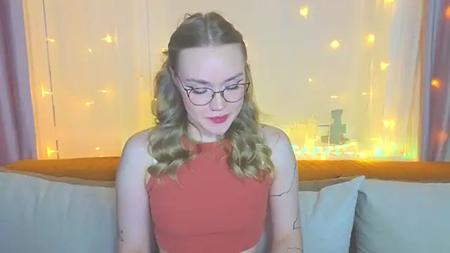 Snapshot of Aurora_Golden1 chatting on February 2, 2025, 7:25 pm Aurora Golden1 online show from February 2, 2025, 7:25 pm