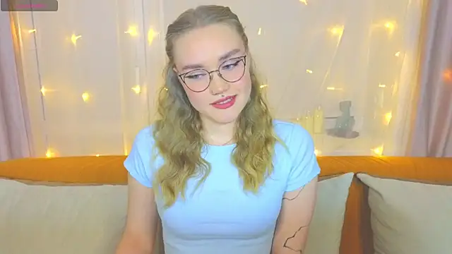 Snapshot of Aurora_Golden1 chatting on February 25, 2025, 3:38 pm Aurora Golden1 online show from February 25, 2025, 3:38 pm