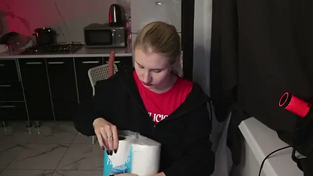 Snapshot of MertyXX chatting on February 21, 2026, 10:11 pm MertyXX online show from February 21, 2026, 10:11 pm