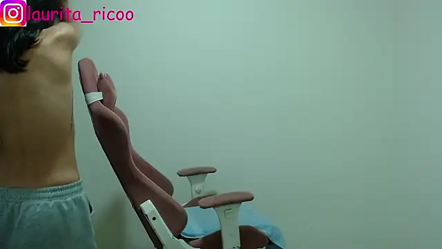 Snapshot of laurita_rico chatting on December 24, 2024, 5:38 am laurita rico online show from December 24, 2024, 5:38 am