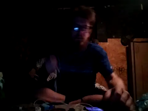 hothippie420 online show from May 8, 2026, 5:02 am