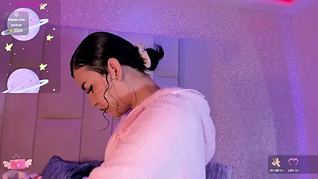 Snapshot of Summer_walkerr chatting on December 17, 2024, 12:22 pm Summer walkerr online show from December 17, 2024, 12:22 pm