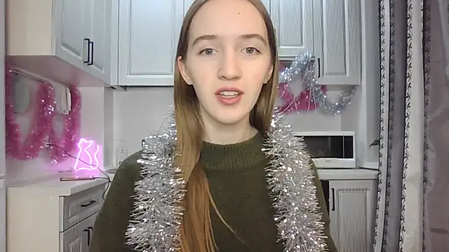 Snapshot of leslie_my_lovee chatting on December 21, 2024, 8:10 pm leslie my lovee online show from December 21, 2024, 8:10 pm