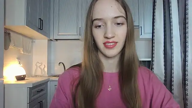 Snapshot of leslie_my_lovee chatting on October 5, 2025, 1:31 pm leslie my lovee online show from October 5, 2025, 1:31 pm