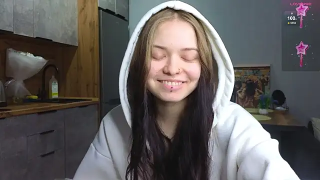 Snapshot of doll_lol_ chatting on January 12, 2025, 6:05 pm doll lol  online show from January 12, 2025, 6:05 pm