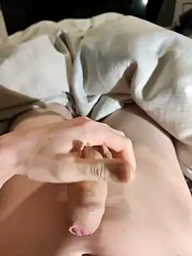 Snapshot of Anonym_Teen chatting on April 8, 2026, 10:21 pm Anonym Teen online show from April 8, 2026, 10:21 pm