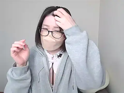  NOA-chan  online show from November 8, 2025, 3:12 pm