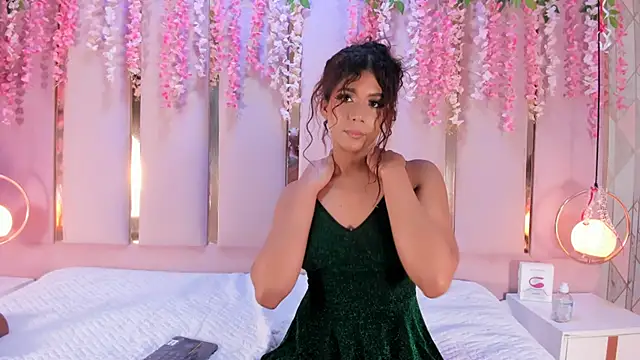 Snapshot of AlinaSweett chatting on March 10, 2025, 9:18 pm AlinaSweett online show from March 10, 2025, 9:18 pm