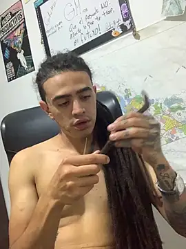 Snapshot of JovenDesobediente chatting on September 11, 2025, 2:44 am JovenDesobediente online show from September 11, 2025, 2:44 am