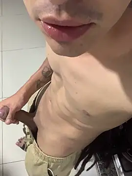 Snapshot of JovenDesobediente chatting on September 12, 2025, 4:56 am JovenDesobediente online show from September 12, 2025, 4:56 am