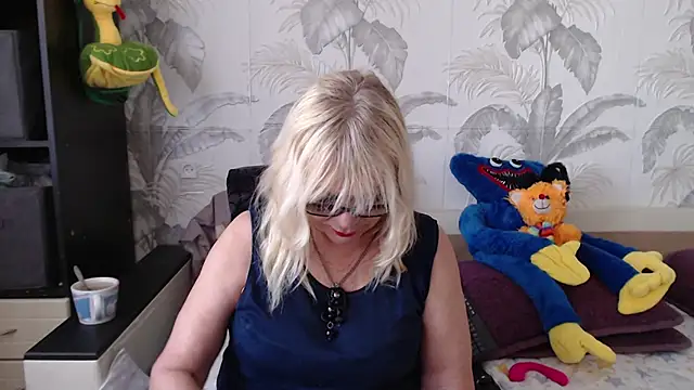 CamDiva113 online show from March 20, 2025, 12:00 pm