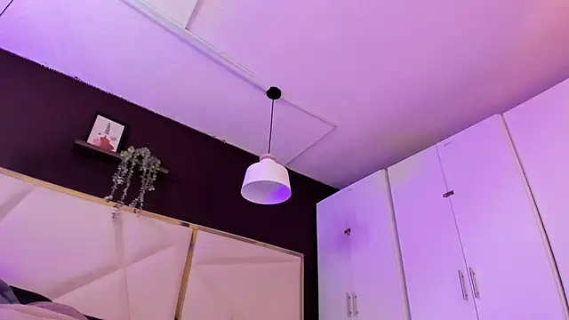 April bowie online show from November 26, 2025, 11:11 am