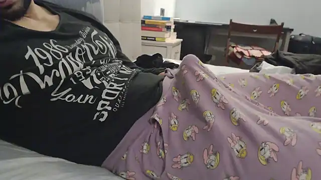 Snapshot of -theshyguy92- chatting on December 20, 2024, 11:37 pm -theshyguy92- online show from December 20, 2024, 11:37 pm