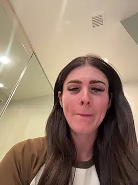 aus queen online show from February 21, 2026, 1:28 am