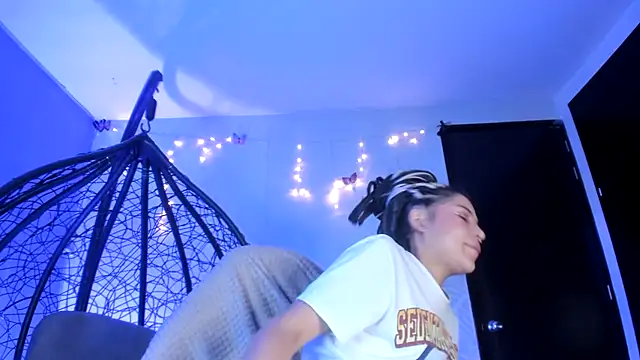 Hellen dumont online show from February 11, 2025, 2:25 am