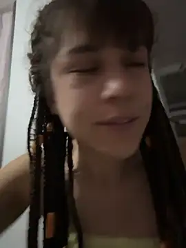 Snapshot of Hellen_dumont chatting on July 1, 2026, 11:37 pm Hellen dumont online show from July 1, 2026, 11:37 pm