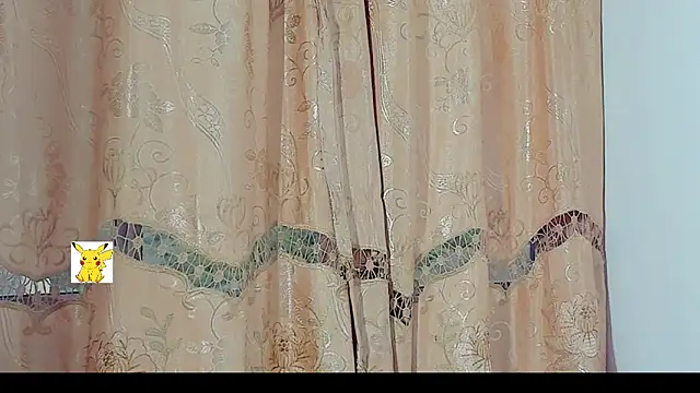 Snapshot of honey_skin chatting on December 22, 2024, 10:15 pm honey skin online show from December 22, 2024, 10:15 pm