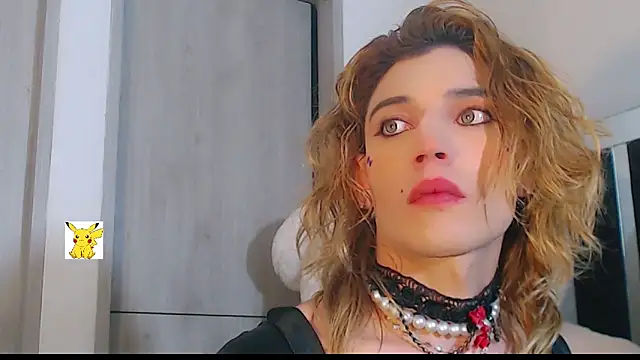 Snapshot of honey_skin chatting on February 21, 2025, 2:16 pm honey skin online show from February 21, 2025, 2:16 pm