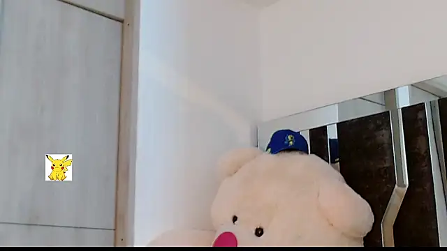 Snapshot of honey_skin chatting on March 5, 2025, 11:17 am honey skin online show from March 5, 2025, 11:17 am