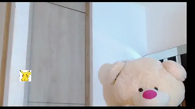 Snapshot of honey_skin chatting on March 21, 2025, 8:17 am honey skin online show from March 21, 2025, 8:17 am