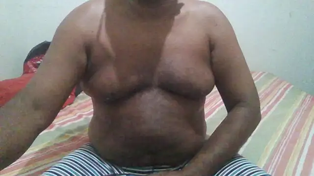 Snapshot of Beargryzzly chatting on December 4, 2024, 3:43 pm Beargryzzly online show from December 4, 2024, 3:43 pm