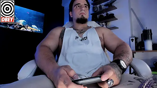 kingbear777 online show from September 28, 2025, 5:02 am