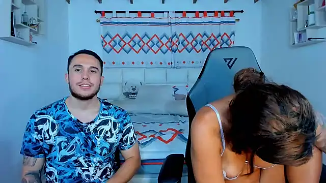 Snapshot of xxx_sweet_couple_ chatting on December 21, 2024, 6:19 am xxx sweet couple  online show from December 21, 2024, 6:19 am