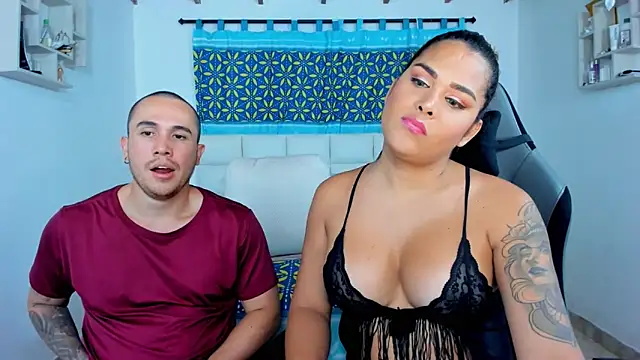 Snapshot of xxx_sweet_couple_ chatting on February 13, 2025, 4:43 am xxx sweet couple  online show from February 13, 2025, 4:43 am