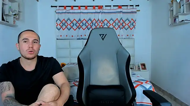 Snapshot of xxx_sweet_couple_ chatting on March 18, 2025, 5:20 am xxx sweet couple  online show from March 18, 2025, 5:20 am