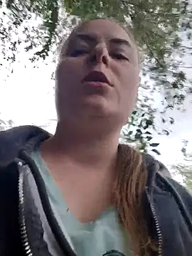 Snapshot of ElenaMaeer chatting on May 10, 2026, 1:49 pm ElenaMaeer online show from May 10, 2026, 1:49 pm
