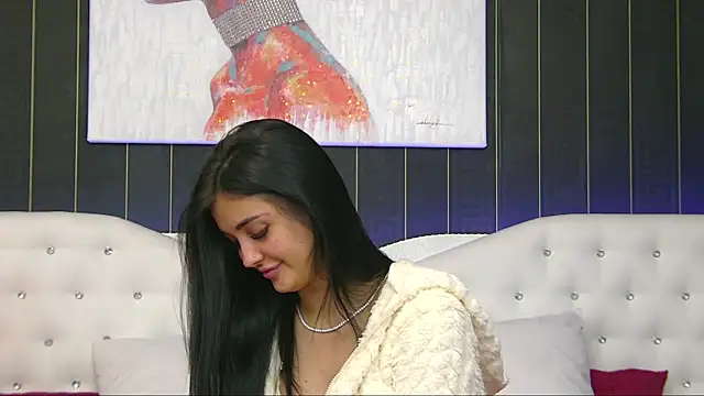 SophiaVilner online show from November 28, 2025, 5:04 pm