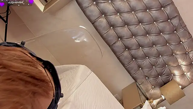 Snapshot of AnnWeltt chatting on January 31, 2025, 11:56 pm AnnWeltt online show from January 31, 2025, 11:56 pm