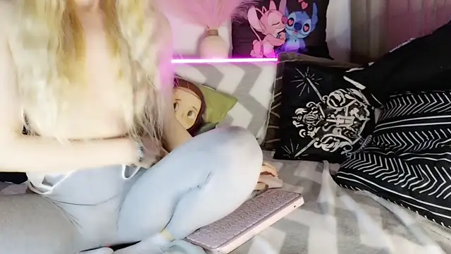 Snapshot of nicollewetpussy chatting on February 21, 2025, 2:39 am nicollewetpussy online show from February 21, 2025, 2:39 am