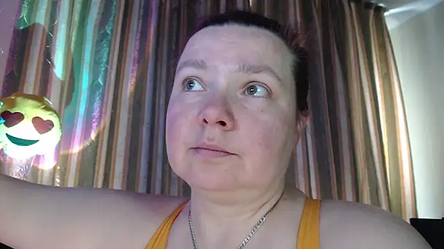 amorelara online show from May 21, 2026, 6:42 am
