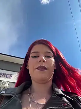 RiriRoseey online show from April 9, 2026, 7:47 am