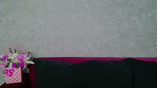 Miss Arwen online show from November 4, 2025, 2:43 am